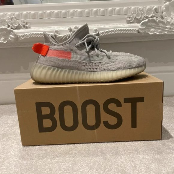 Yeezy Boost 350 V2 Tail Light main image 5